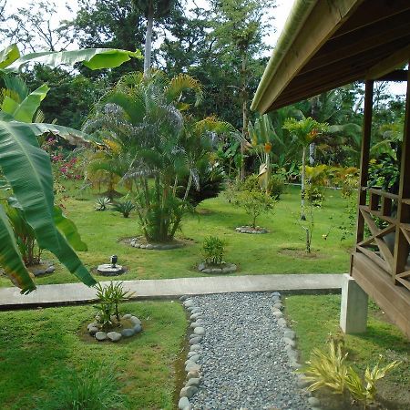 J And H Garden Cabinas Bocas del Toro Esterno foto