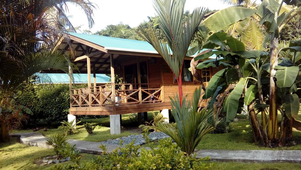 J And H Garden Cabinas Bocas del Toro Esterno foto