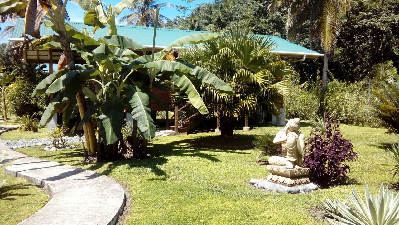 J And H Garden Cabinas Bocas del Toro Esterno foto