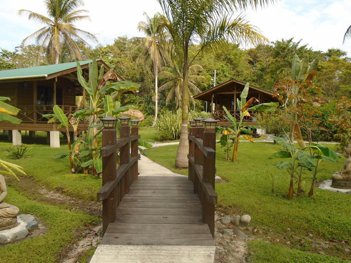 J And H Garden Cabinas Bocas del Toro Esterno foto