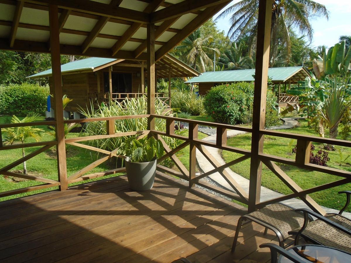 J And H Garden Cabinas Bocas del Toro Esterno foto