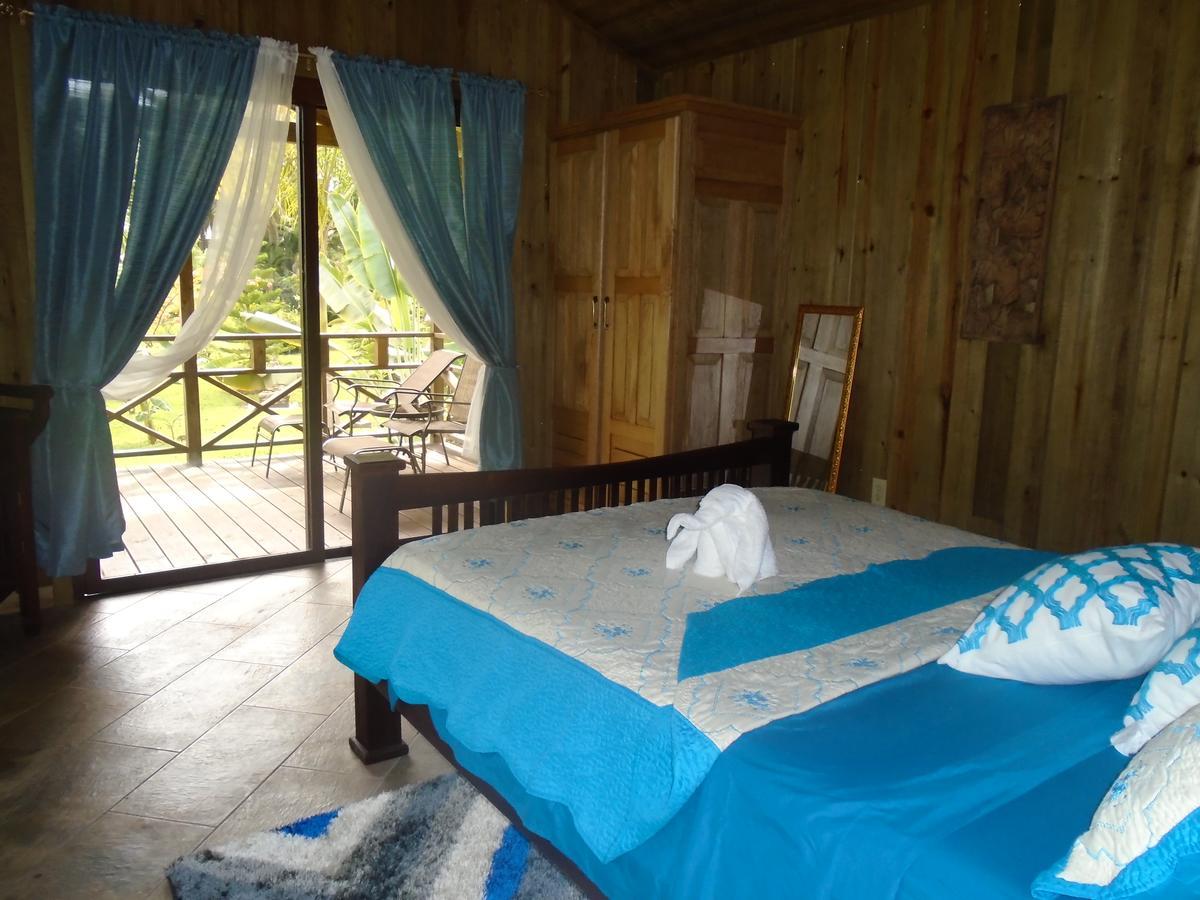 J And H Garden Cabinas Bocas del Toro Esterno foto